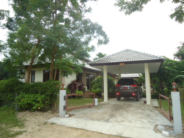 Bophut Residence Villa, Garage Sala